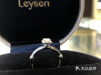 极具艺术内涵、高辨识度的 雅典娜 王室珠宝