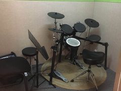-柏斯音乐艺术中心·钢琴·吉他(上音店)
