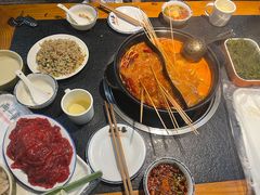 -两三事小郡肝串串香火锅(桂庙店)