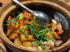 啫啫土鸡煲-荣小馆(杭州大厦店)