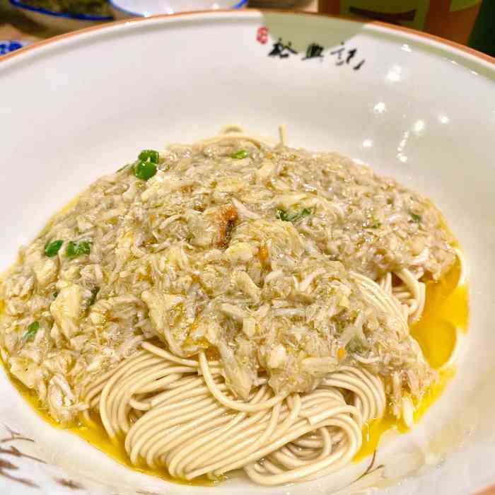 裕兴记面馆(南京西路店)-"来上海的第一顿就安排了这个蟹黄面!人多.