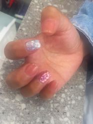 -首珥假日美睫美甲