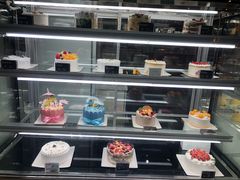 面包甜点陈列柜-卷心卷意·轻甜蛋糕(新光天地店)