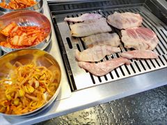 -臻牛烤肉