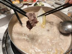 -洪氏嗨捞·广东猪肚鸡·椰子鸡火锅(西咸万象城店)