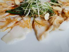 薄切鲜鱼片-穹六人间 people 6(岳阳路店)