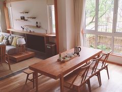 -田园东方蜜桃村的田野营地