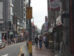 -梨大女人街