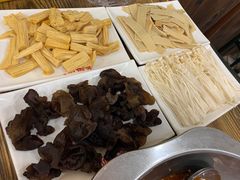 -峰味香.酱香米线.黄焖鸡(定西路店)
