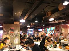 大堂-鲜入围煮花胶鸡海鲜火锅