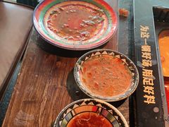 -老牌坊云南鱼豆花火锅(哈西万达店)