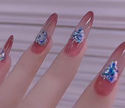 -雪奈传统美甲美睫