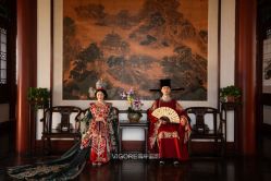 -雪中彩影婚纱摄影·微光艺术中心