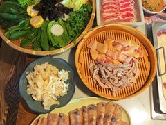 -尚尚仙·酸汤猪手·猪肚鸡火锅(华联万柳购物中心店)