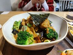 日式咖喱杂蔬鸡肉小麦饭-HELLO 27 意面·沙拉·帕尼尼