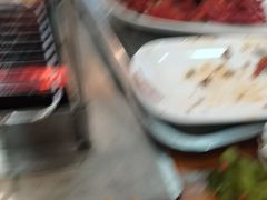 -哈尔滨小酒馆·鲜肉现穿自助烧烤(康新花园店)