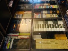 -钟书阁(松江泰晤士小镇店)