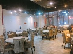 大堂-凤凰路何眼镜香辣蟹(花果园店)
