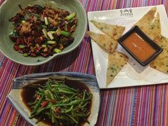 -香巴拉云南餐厅(华莱坞店)