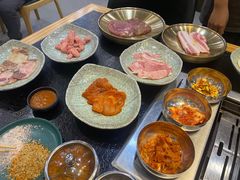 -臻牛烤肉