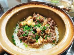 牛肉拼滑鸡-红星光发煲仔饭(文海店)
