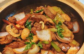 Stir-fried Beef Tenderloin in Clay Pot