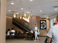 -麦当劳(百联西郊购物中心店)