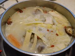 -三人行骨头王火锅(长寿店)