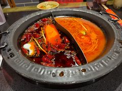 -宽板凳老灶火锅(台湾街店)