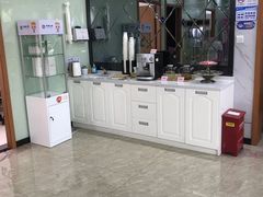 -茂菊口腔连锁(浦东南路店)
