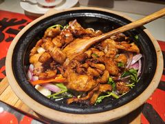 啫啫猪颈肉-恭喜上堓砂锅焗·海鲜大排档(闵行龙湖店)