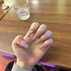 -花岐款式专研健康美甲沙龙