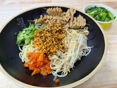 -两勺子一碗口水鸡拌面