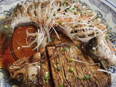 -梓檚中餐厅湖北菜小龙虾武昌鱼排骨藕汤(黄鹤楼店)