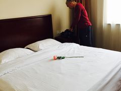 大床房，干净整洁-怡莱酒店(青州宋城古城景区店)