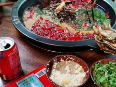 -黄潇洒老火锅(九眼桥宏济巷店)