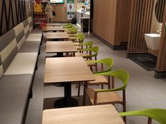 用餐区-德克士(肥城新华商场店)