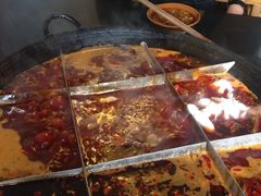 渣渣老火锅(桂花园店)-岗上渣渣老火锅(两路口店)