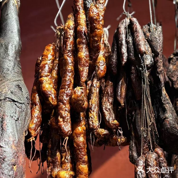 一口穿越时光，又勾起乡愁的腊肉