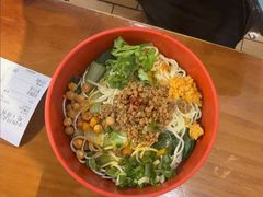 -爆炸头阿姨小四川正宗川味小吃(无任何分店)