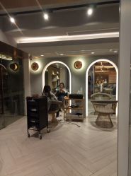 -苏豪路易士·嘉玛发廊