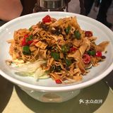 味道酸辣可口，干锅肠，味道也很棒