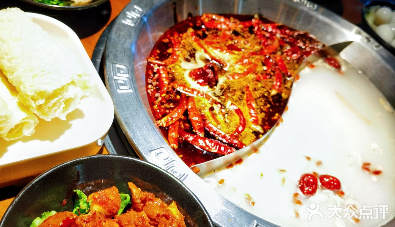 边看城墙风景边吃火锅是种什么样的体验……