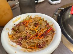 -锅飘飘·东北铁锅炖(雨花客厅店)