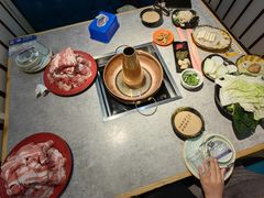 -洞庭洲·防空洞火锅·烧烤·铜锅涮肉(新百广场店)