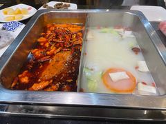 -百年川椒重庆老火锅(光谷店)