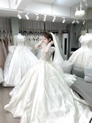 -莫小姐婚纱