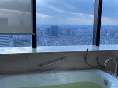 -上海龙之梦万丽酒店