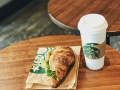 蛋香鸡肉可颂-星巴克臻选(宁波北仑银泰城店)