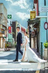 -现代经典婚纱摄影